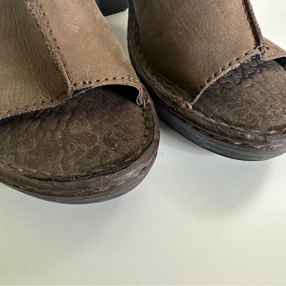 B.O.C. Brown Leather Slip-on Heels Shoes Open Toe - Picture 6 of 8